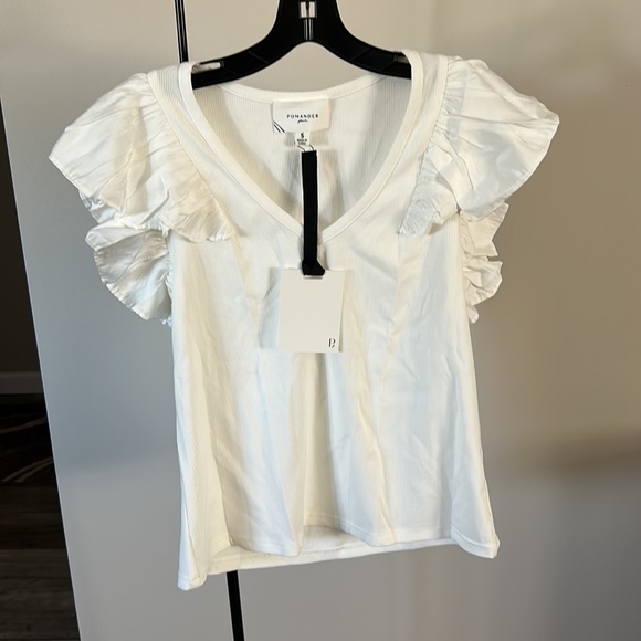 White Tory Flutter Sleeve Top
POMANDER PLACE - Picture 6 of 9